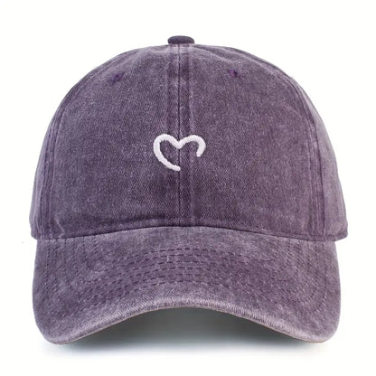 Embroidered Heart Hat | Støt brystkræft