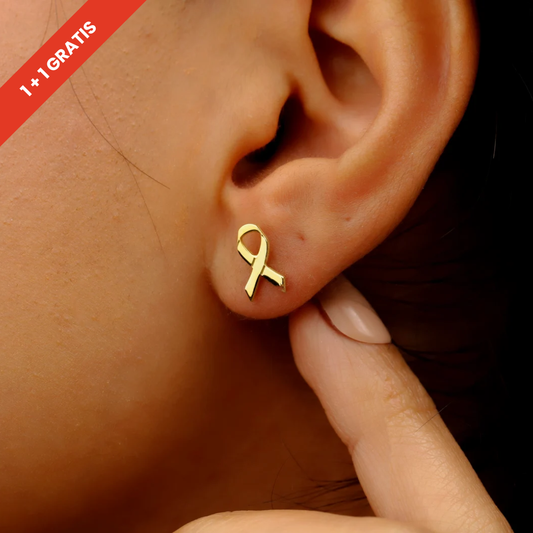 Sara Ribbon Stud Earrings | Støt brystkræft
