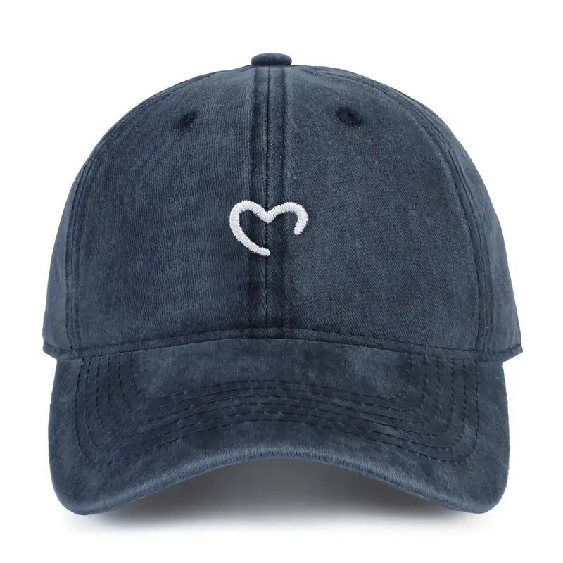 Embroidered Heart Hat | Støt brystkræft