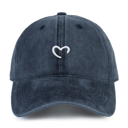 Embroidered Heart Hat | Støt brystkræft