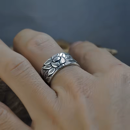 Tranquil Lotus Ring | Støt brystkræft