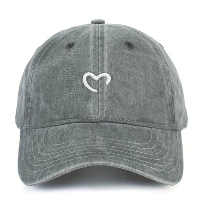 Embroidered Heart Hat | Støt brystkræft