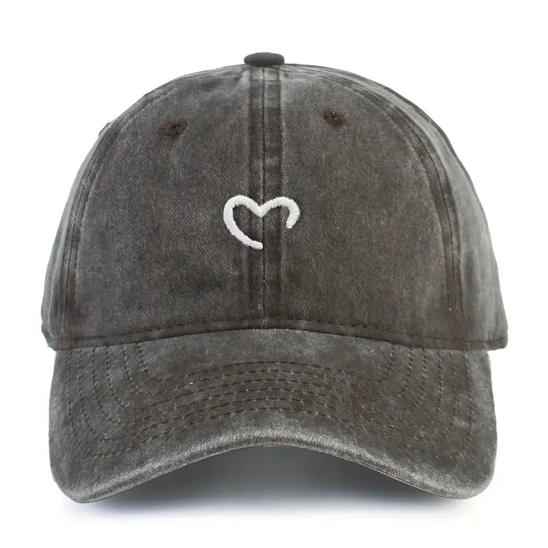 Embroidered Heart Hat | Støt brystkræft